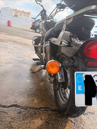 Suzuki Marauder 125 Negra