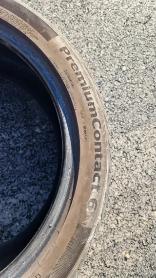 Neumático 245/40/18