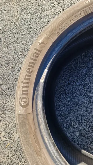 Neumático 245/40/18