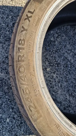 Neumático 245/40/18