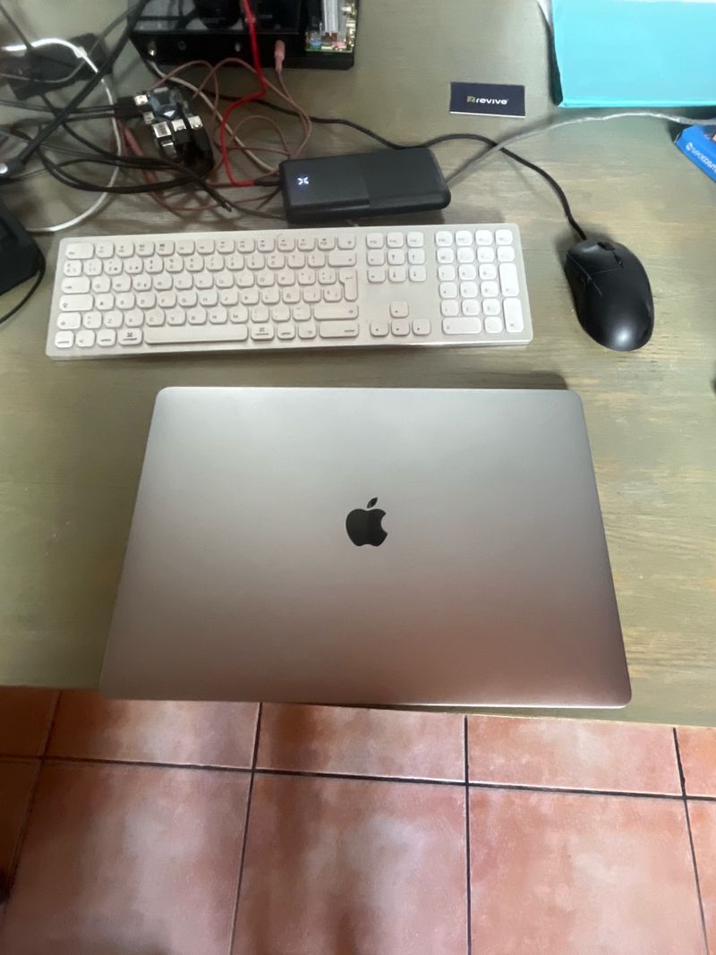 MacBook Pro 16 i7 16GB 2019 Plata