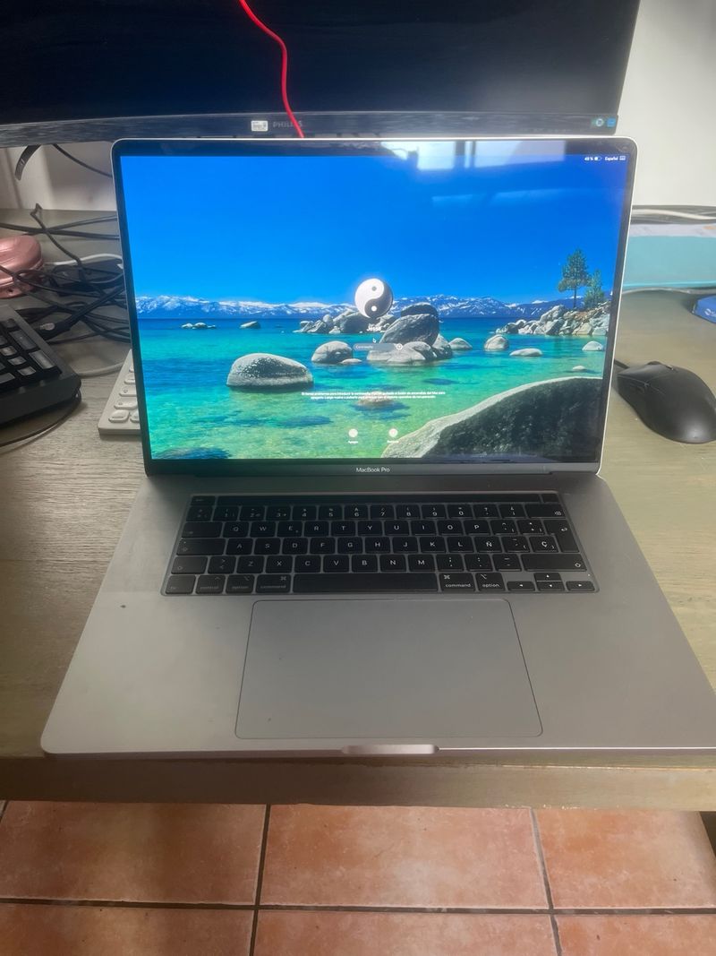 MacBook Pro 16 i7 16GB 2019 Plata afbeelding 2