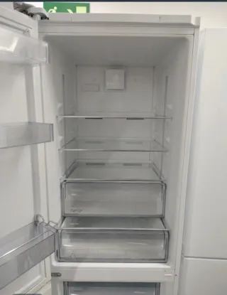 Nevera Combi Grundig No Frost A+