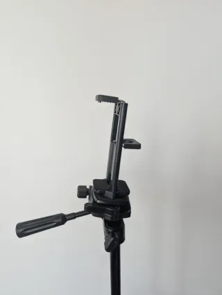 Trípode MACTREM para móvil