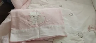 Chichonera, edredón y sábanas cuna