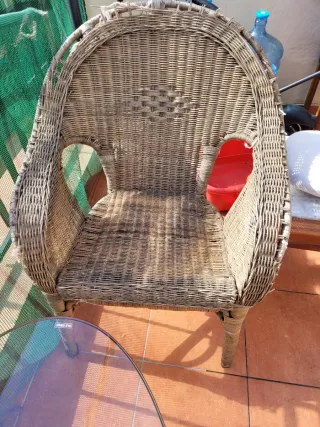 Silla de mimbre para terraza