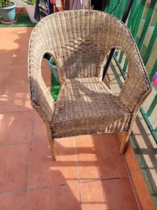 Silla de mimbre para terraza