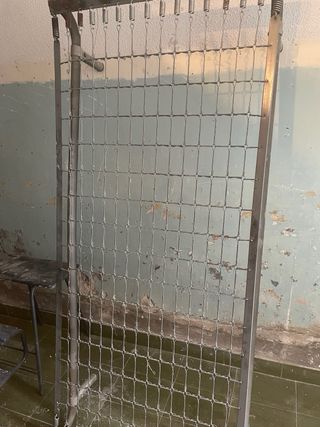 Somier con patas y dos camas metalicas