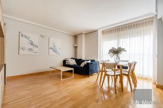 Dúplex en venta en Las Tablas en Madrid