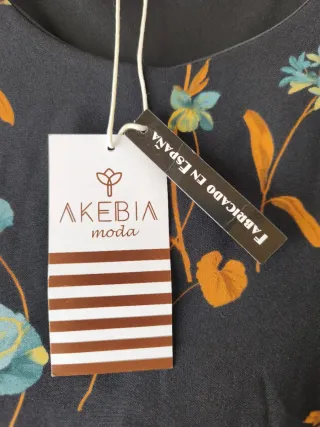 Vestido midi AKEVI T40 floral negro nuevo.