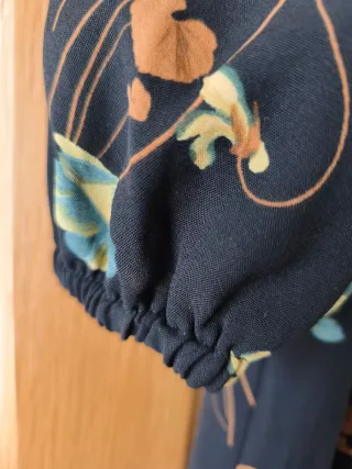 Vestido midi AKEVI T40 floral negro nuevo.