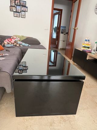 Mesa de centro elevable negra con cristal