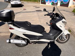 Suzuki Burgman 200 Blanca