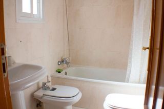 Piso en alquiler en Valdeacederas en Madrid