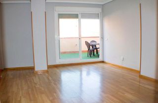 Piso en alquiler en Valdeacederas en Madrid