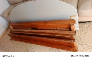 Estructura de cama sin colchón