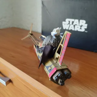 Star Wars Enfys Nest con Moto