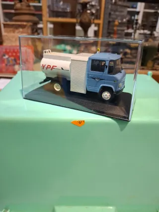 Camión Mercedes 608D YPF 1973 1:43