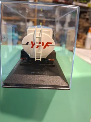 Camión Mercedes 608D YPF 1973 1:43