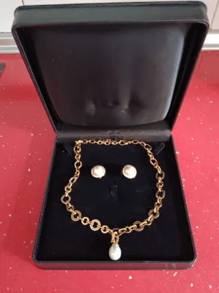 Conjunto collar y pendientes perla y oro