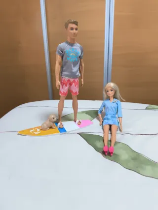 Muñecos Barbie y Ken con accesorios