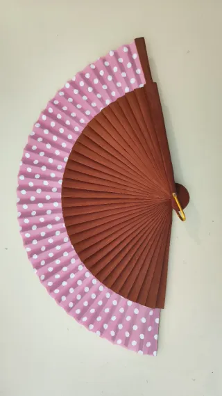 Abanico idea oara feria de abril  de lunares