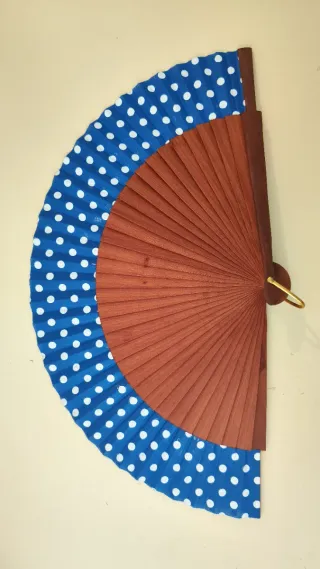 Abanico idea oara feria de abril  de lunares