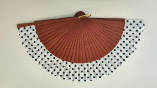 Abanico idea oara feria de abril  de lunares