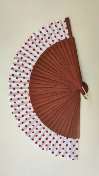 Abanico idea oara feria de abril  de lunares