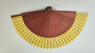 Abanico idea oara feria de abril  de lunares