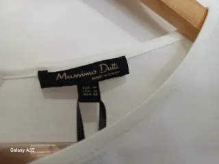 Camisa Massimo Dutti en color crudo. Talla M.