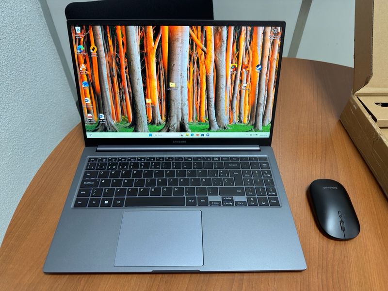 Samsung Galaxy Book 4 i5 8GB RAM 512GB