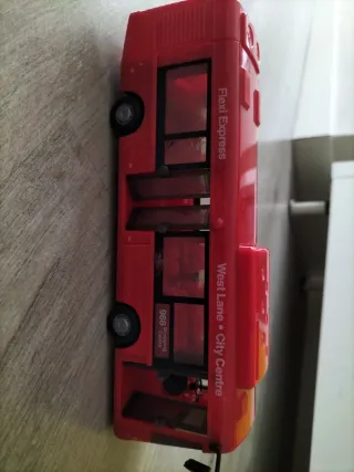 Lote de autobuses de juguete