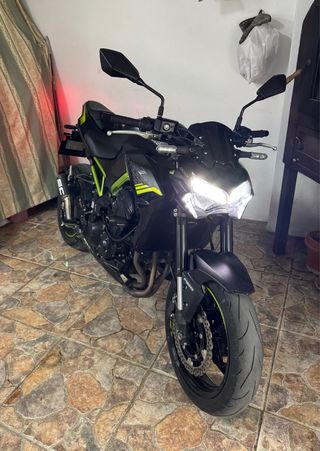 Kawasaki Z900 A2 Deslimitada 2022 Negra/Verde