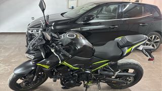 Kawasaki Z900 A2 Deslimitada 2022 Negra/Verde