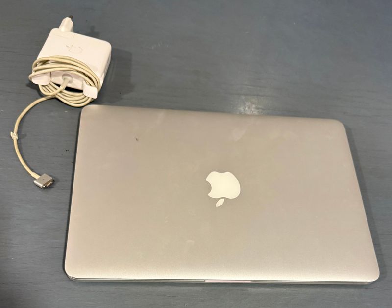 MacBook Pro 13,3 16 GB RAM Plata