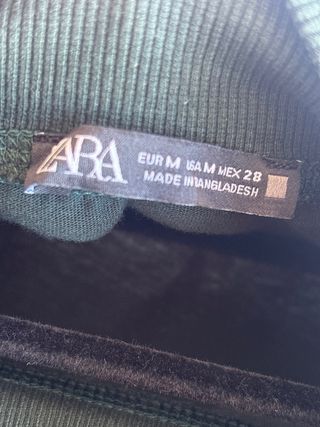 Camiseta Zara manga corta cuello alto verde M