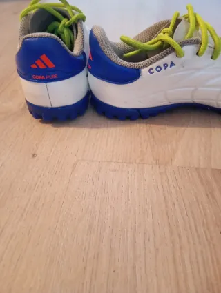 Botas de fútbol Adidas Copa blancas y azules