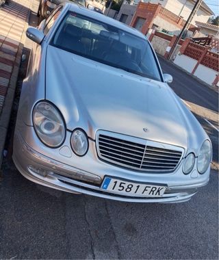Mercedes-Benz E400 2003