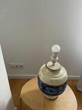 Lámpara de mesa cerámica floral