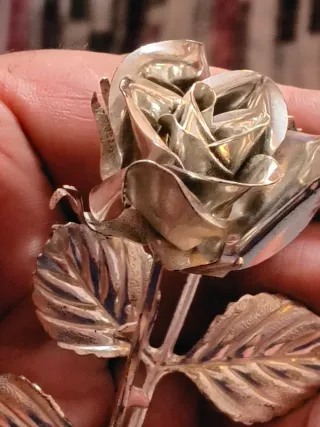 Rosa de plata decorativa