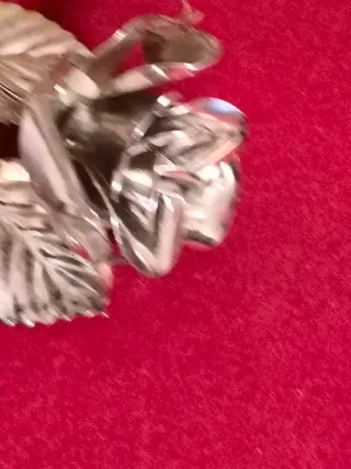 Rosa de plata decorativa