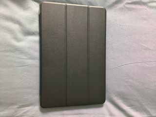 Tablet PEAQ 10.1" Negra con Teclado BT y Funda.