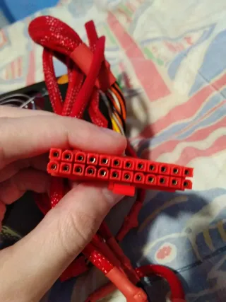 Fuente Alimentación Gaming Negra