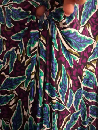 Vestido estampado hojas