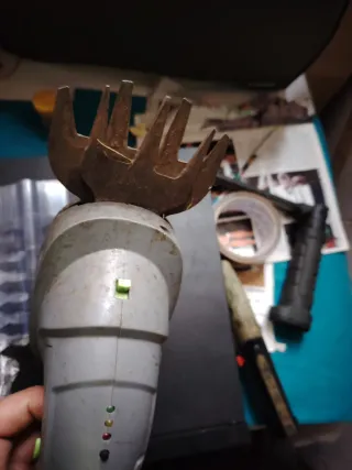 Tagliasiepi elettrico con lame