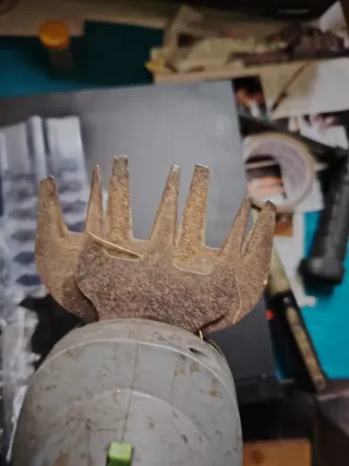 Tagliasiepi elettrico con lame