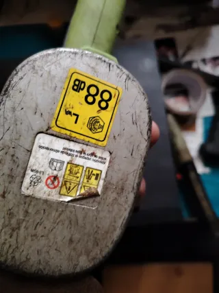 Tagliasiepi elettrico con lame