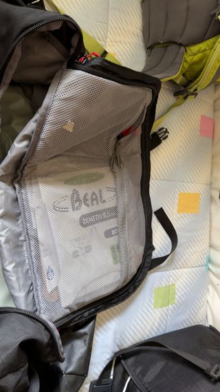 Bolsa Petate Viaje Mammut cargon 110l Negra Roja