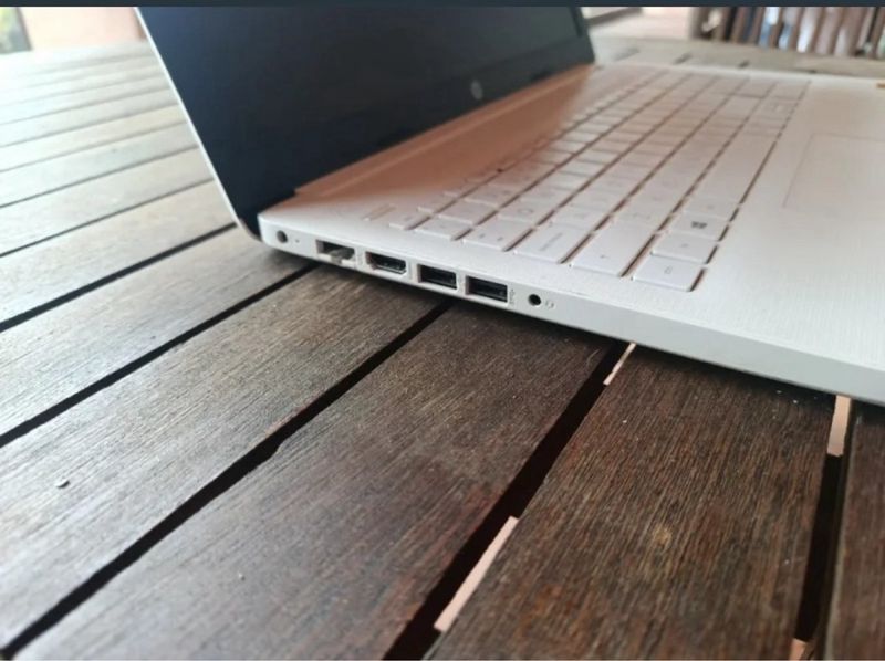 Portátil HP 256GB SSD 8GB RAM Blanco